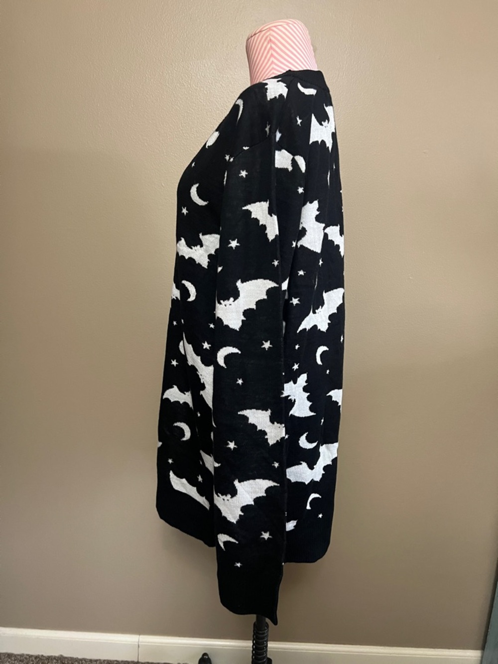 NWOT Dolls Kill Black Cardigan with White Bat Stars & Moon Print - L/XL - Picture 4 of 6